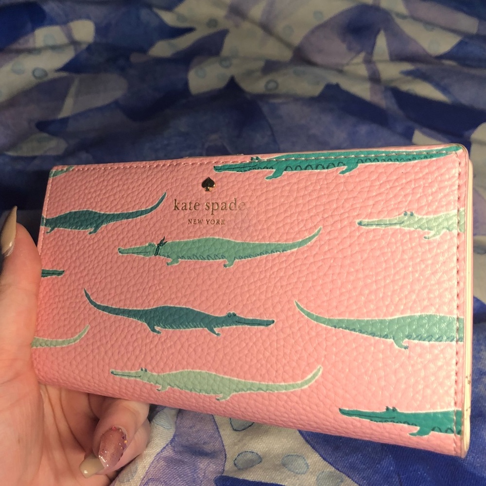 Kate Spade bifold wallet